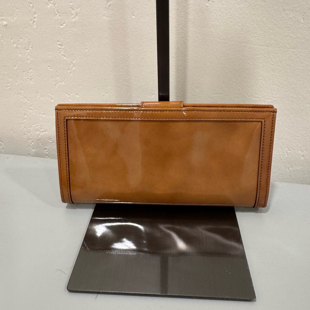 Salvatore Ferragamo Tan patent leather wallet - Picture 2 of 7